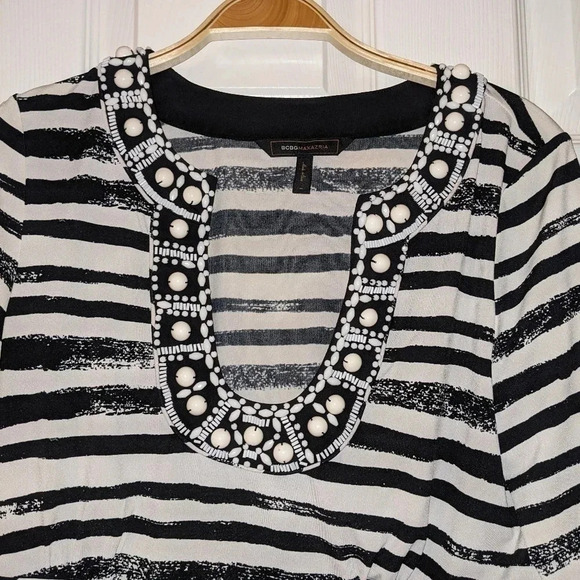 BCBGMAXAZRIA Tunic Top 3/4 Sleeve Striped Beaded Neckline Women's Medium‎ - Picture 3 of 5